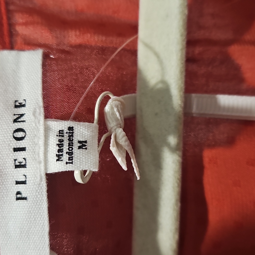 Red Knot Front Blouse - Picture 5 of 8